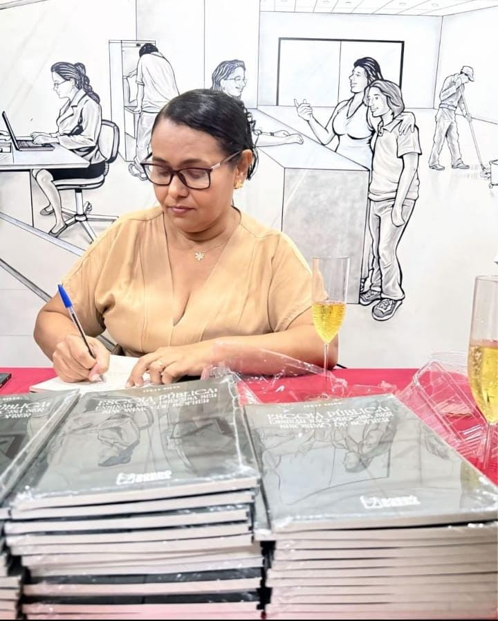 Professora Ivete Silva lança livro na sede da APLB em Paulo Afonso