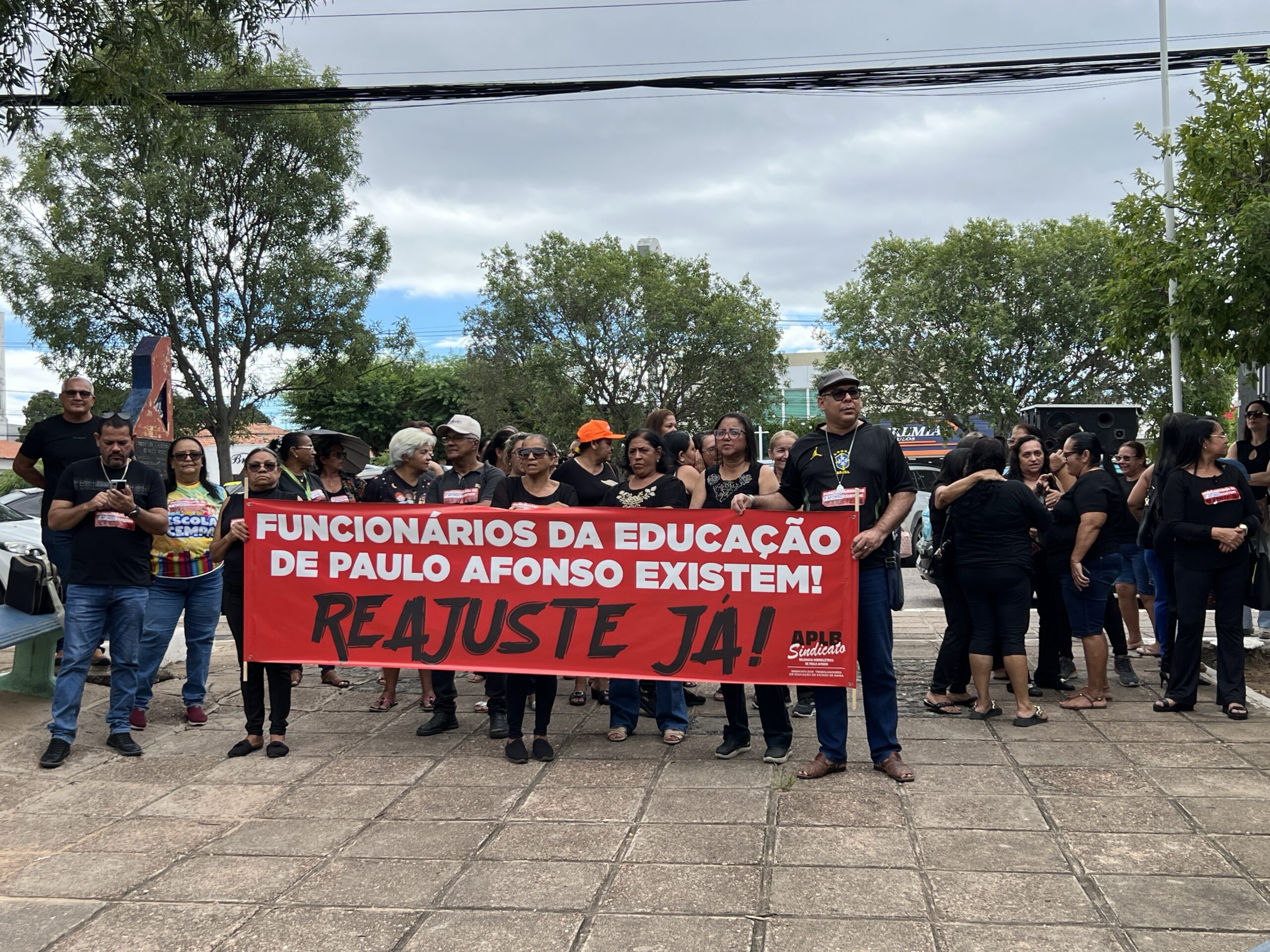 Os funcionários da educação de Paulo Afonso reivindicam o reajuste salarial